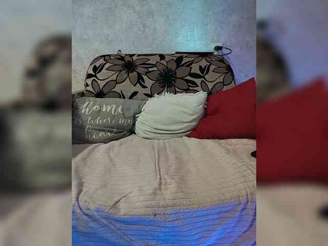 GOLDEN_WITCH webcam