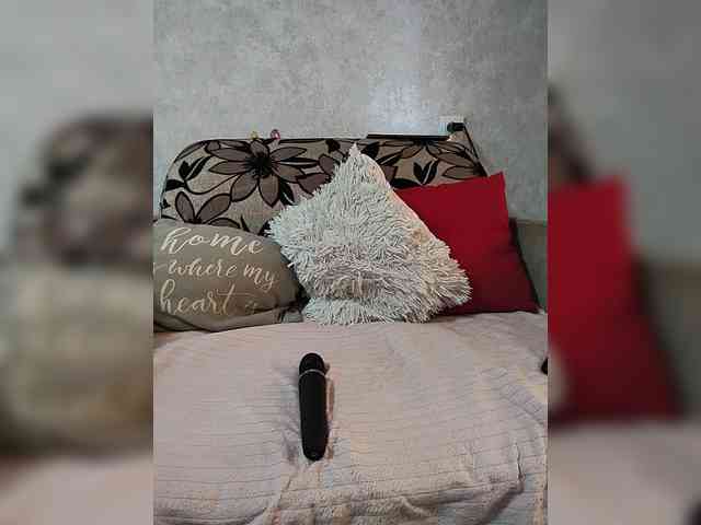 GOLDEN_WITCH webcam