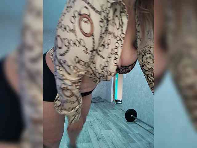 GOLDEN_WITCH webcam
