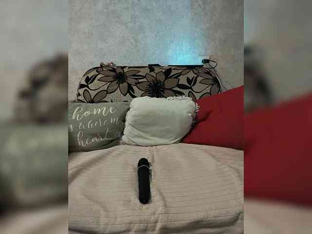 GOLDEN_WITCH webcam