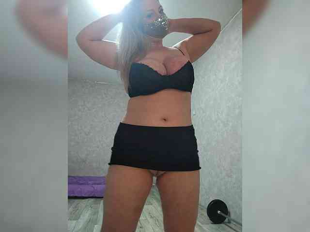GOLDEN_WITCH webcam