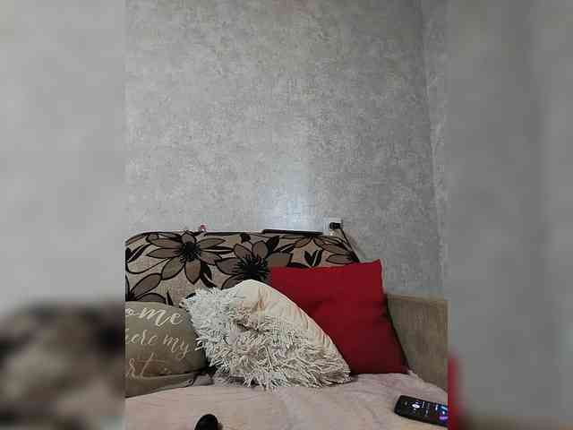 GOLDEN_WITCH webcam