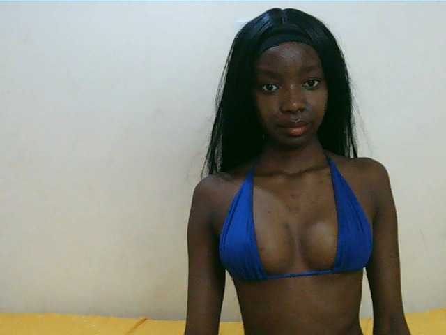 Alixeres live cam on BongaCams