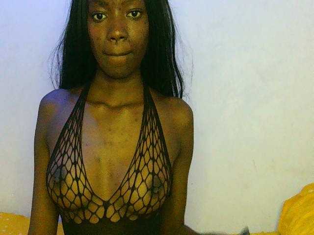 Alixeres live cam on BongaCams
