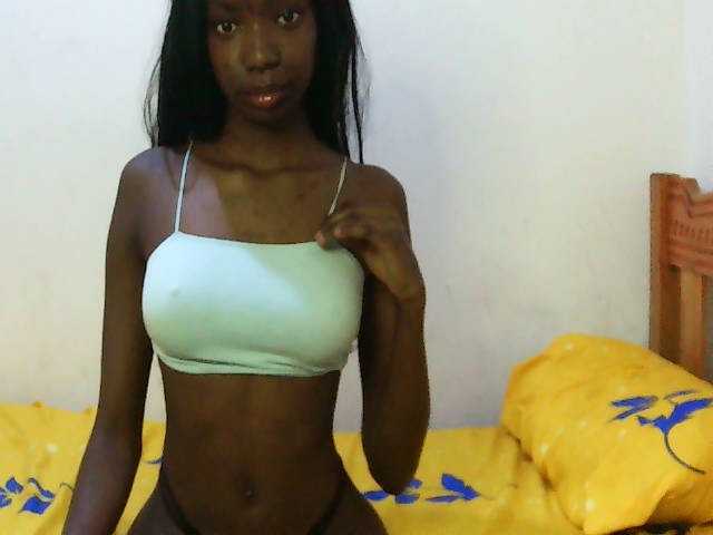 Alixeres live cam su BongaCams
