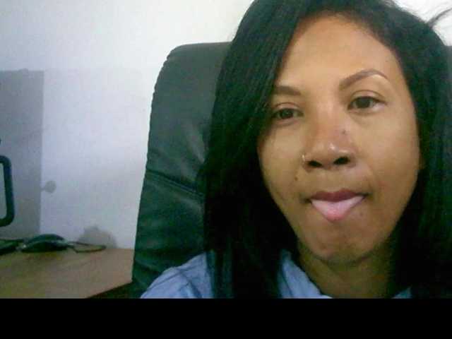 Xmillo live cam on BongaCams