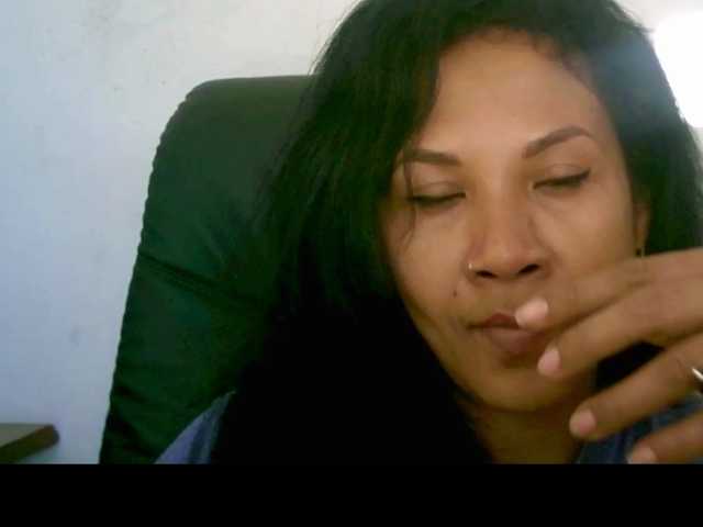 Xmillo live cam on BongaCams