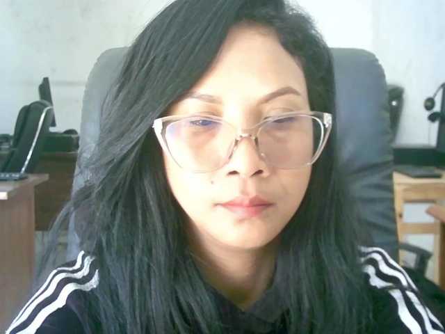 Xmillo live cam on BongaCams