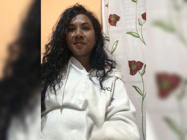 Xmillo live cam on BongaCams