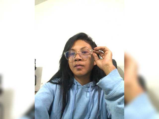 Xmillo live cam on BongaCams