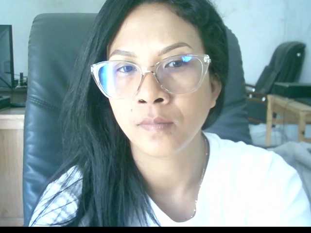 Xmillo live cam on BongaCams