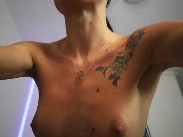 RachelRavee live cam preview