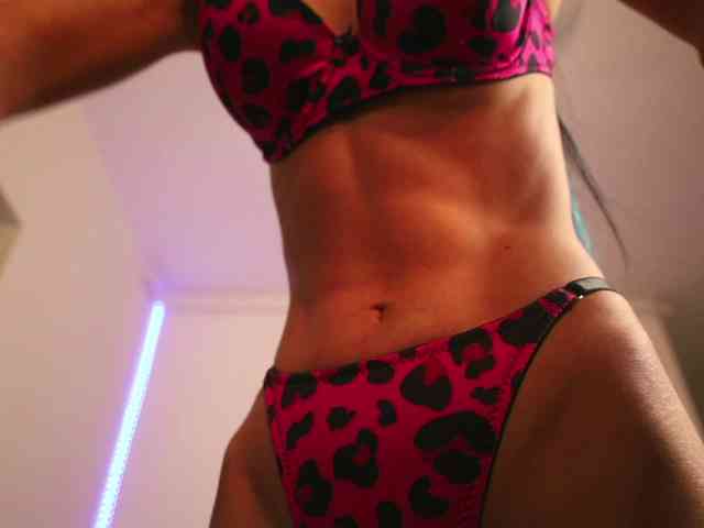 RachelRavee webcam