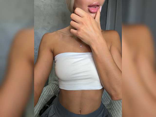 Viki-05 live cam