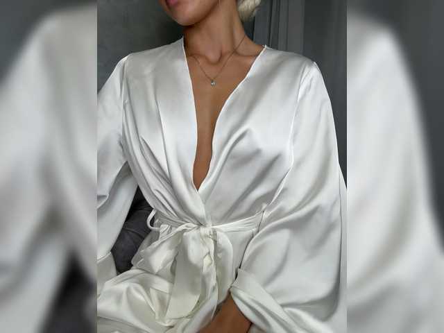 Viki-05 live cam on BongaCams