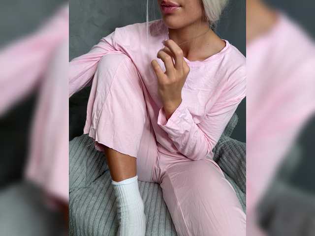 Viki-05 live cam on BongaCams
