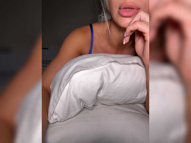 Viki-05 live cam on BongaCams