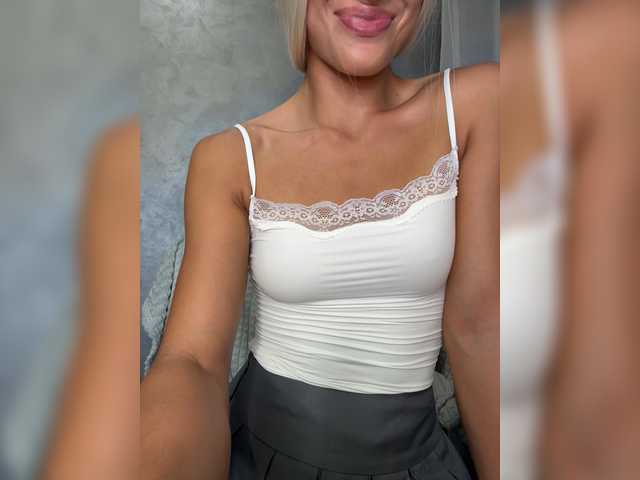 Viki-05 live cam on BongaCams