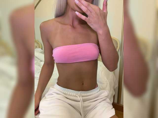 Viki-05's BongaCams show and profile