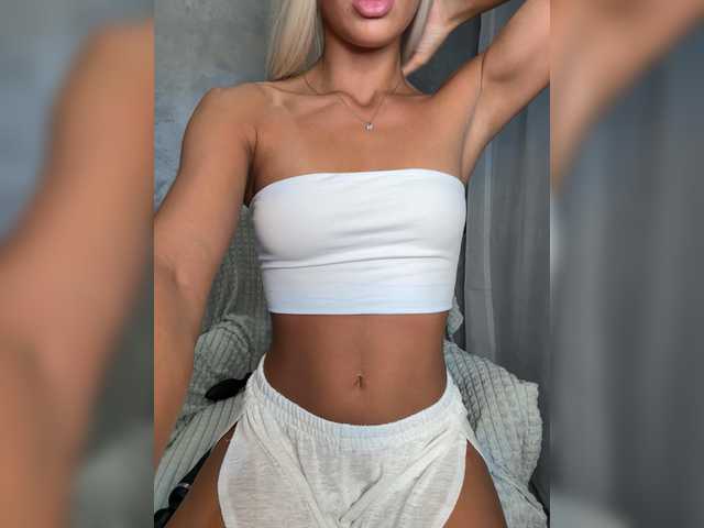 Viki-05 live cam on BongaCams