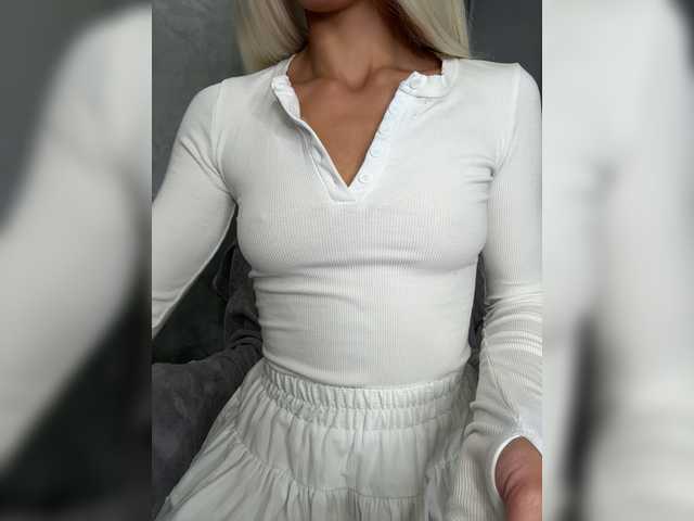 Viki-05 live cam on BongaCams