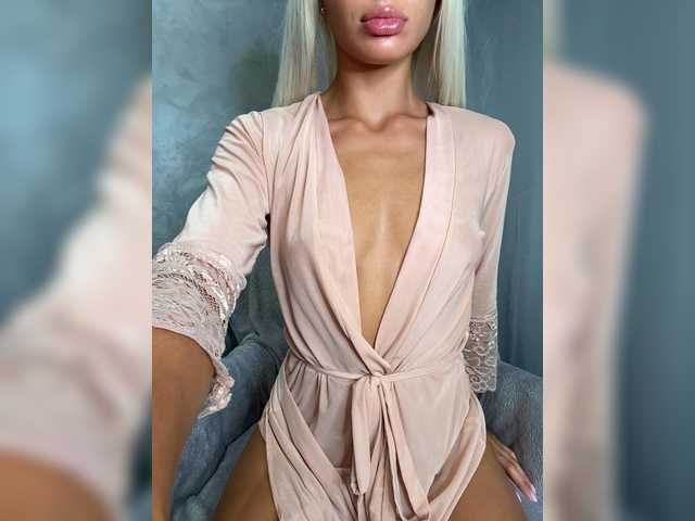 Viki-05 live cam on BongaCams