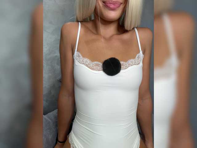 Viki-05 live cam on BongaCams