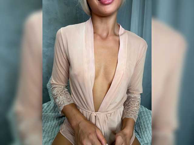 Viki-05 live cam on BongaCams