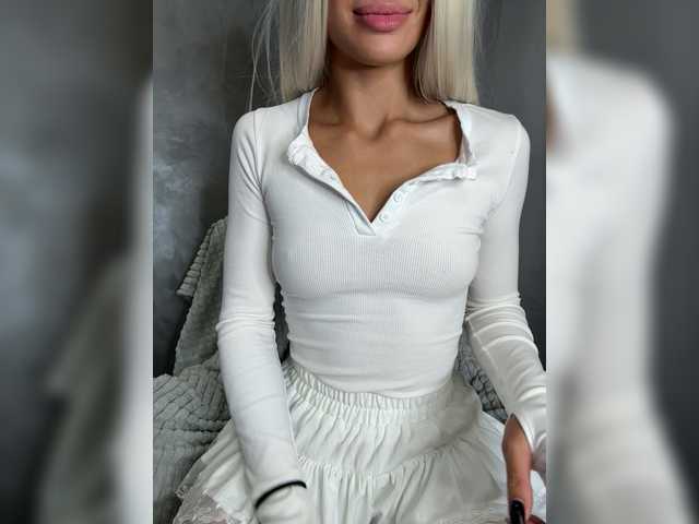 Viki-05 live cam on BongaCams