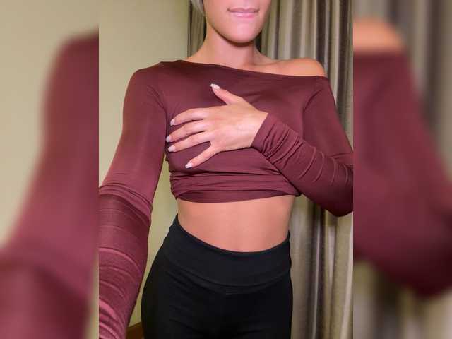 Viki-05's BongaCams show and profile