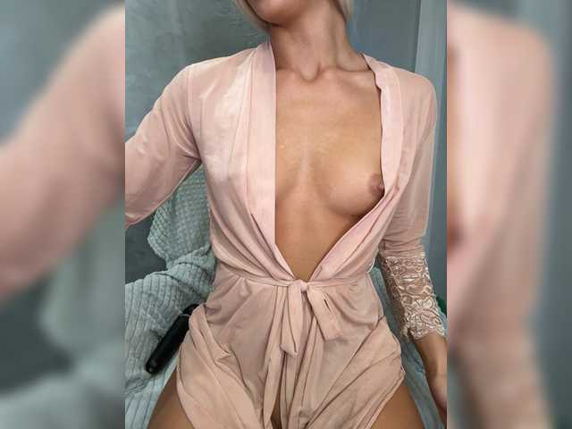 Viki-05 live cam on BongaCams