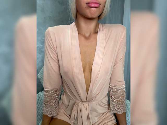 Viki-05 live cam on BongaCams