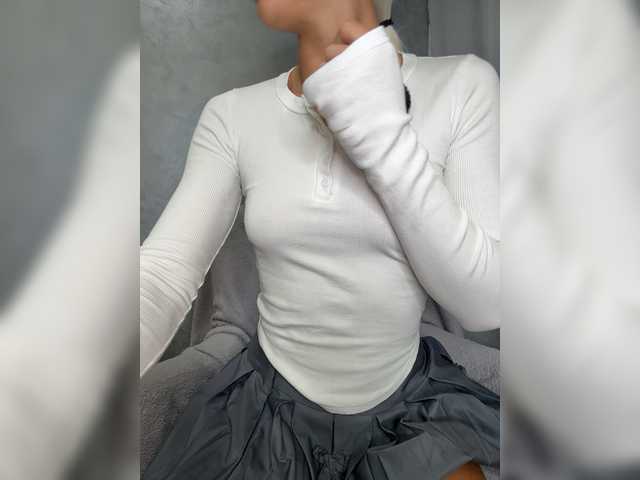 Viki-05 live webcam show