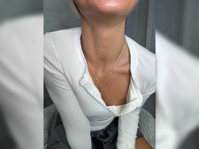 Viki-05 live cam on BongaCams