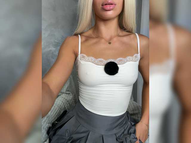 Viki-05 live cam on BongaCams