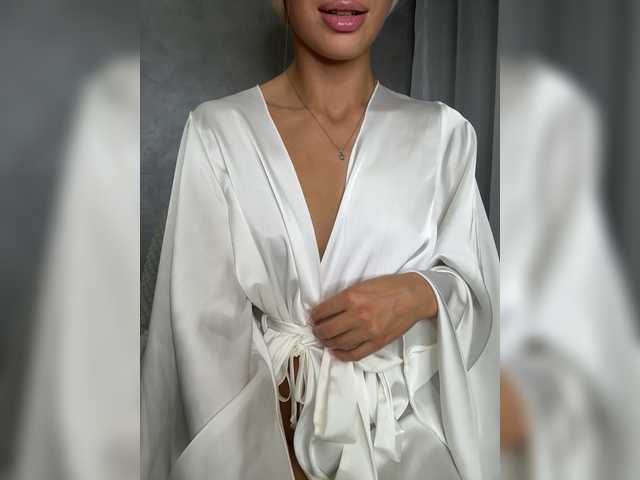 Viki-05 live cam on BongaCams