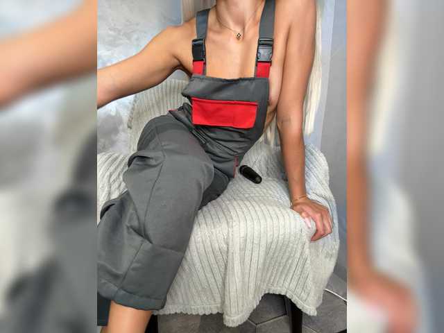 Viki-05 live cam on BongaCams
