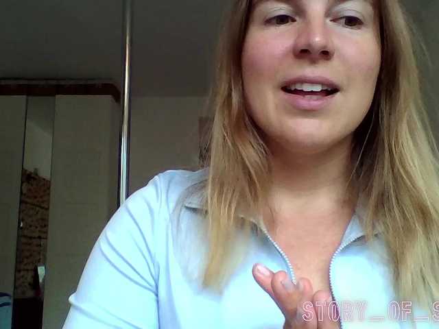 Sarahrose live cam on BongaCams