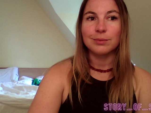 Sarahrose live cam on BongaCams