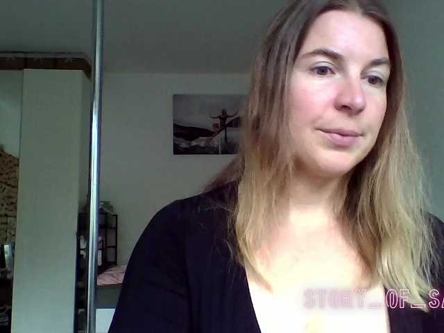 Sarahrose live cam on BongaCams