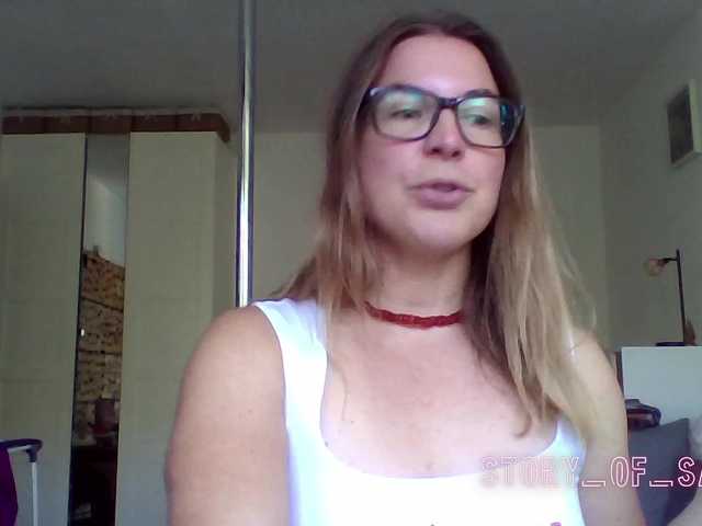 Sarahrose — live female cam