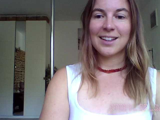 Sarahrose live cam on BongaCams