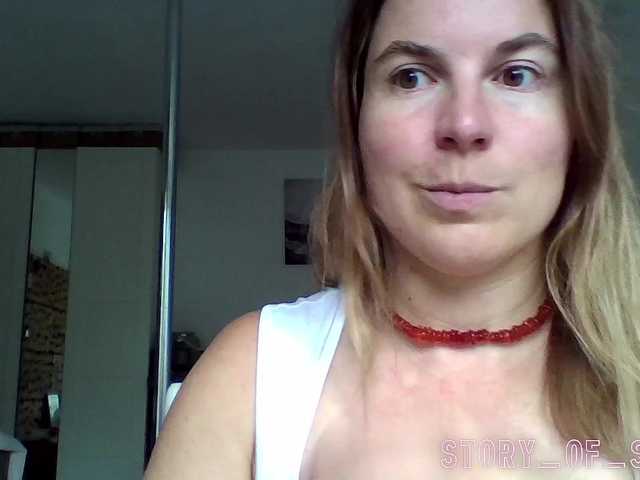 Sarahrose live cam on BongaCams