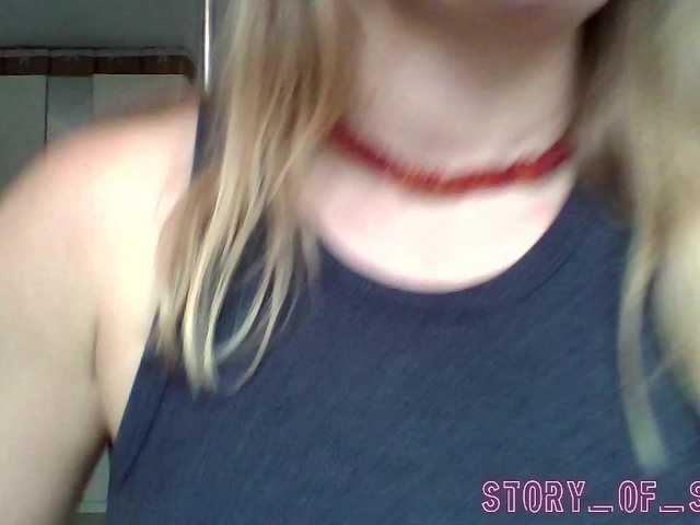 Sarahrose live cam on BongaCams