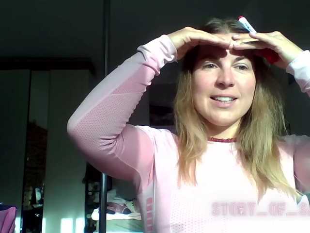 Sarahrose, live now on BongaCams