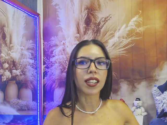 EmaMiller live webcam show