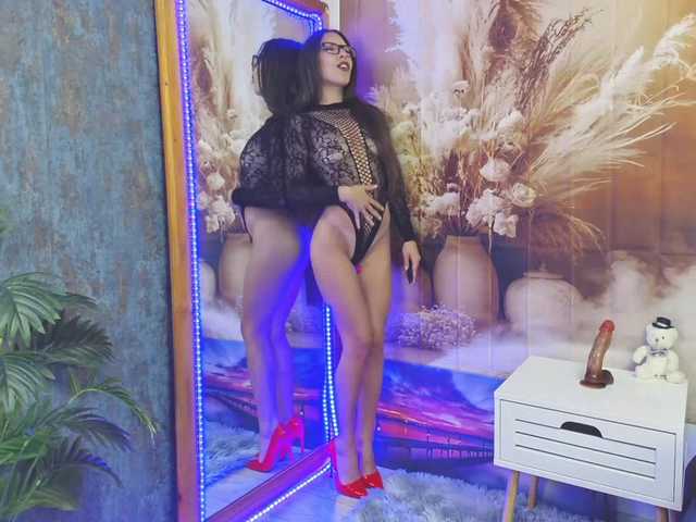 EmaMiller live cam on BongaCams