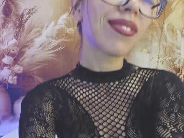 EmaMiller live webcam show