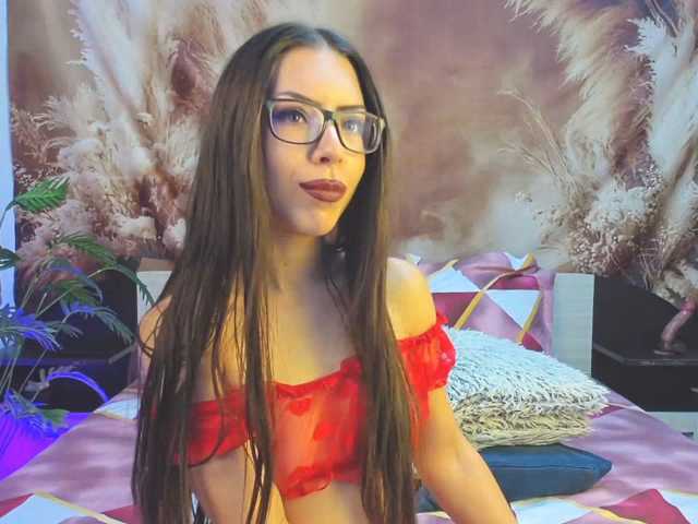 EmaMiller live cam on BongaCams