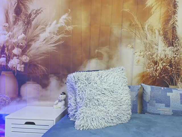 EmaMiller live cam on BongaCams